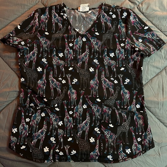 Bundle of Medium Scrub Star Scrub tops - Picture 2 of 11